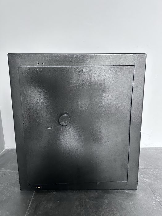 Сейф ( для обміну валют)