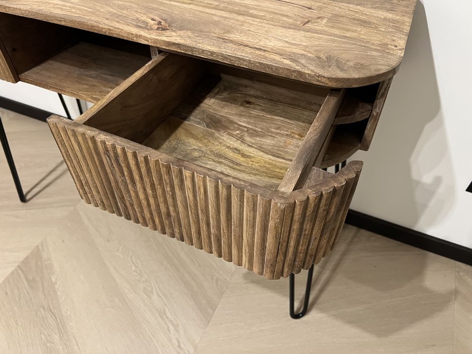 Toaletka, biurko, drewno mangowe, czarne nogi, ręcznie wykonana