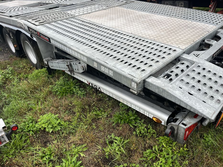 Naczepa do przewozu  samochodow do wynwajecia Vega Trailer