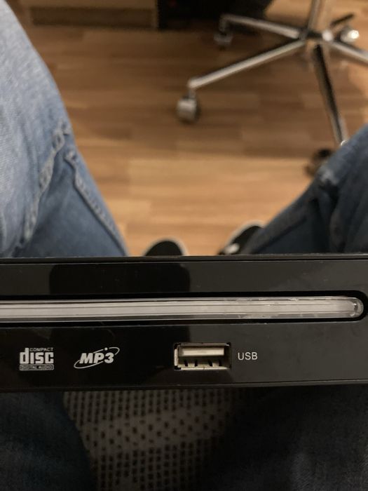 Mini leitor de DVD.