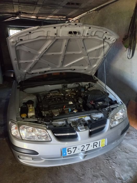 Nissan Almera 1.5 a gasolina