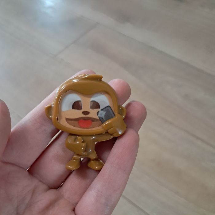 Małpka figurka milka