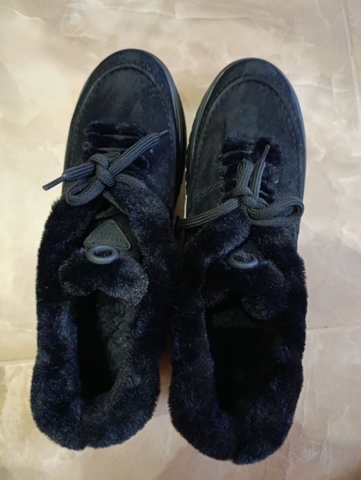 Продам зимние новые ботинки