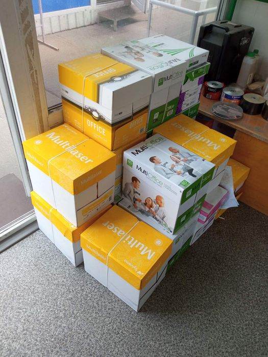 Офісний папір А4, файли, плівка для ламінування