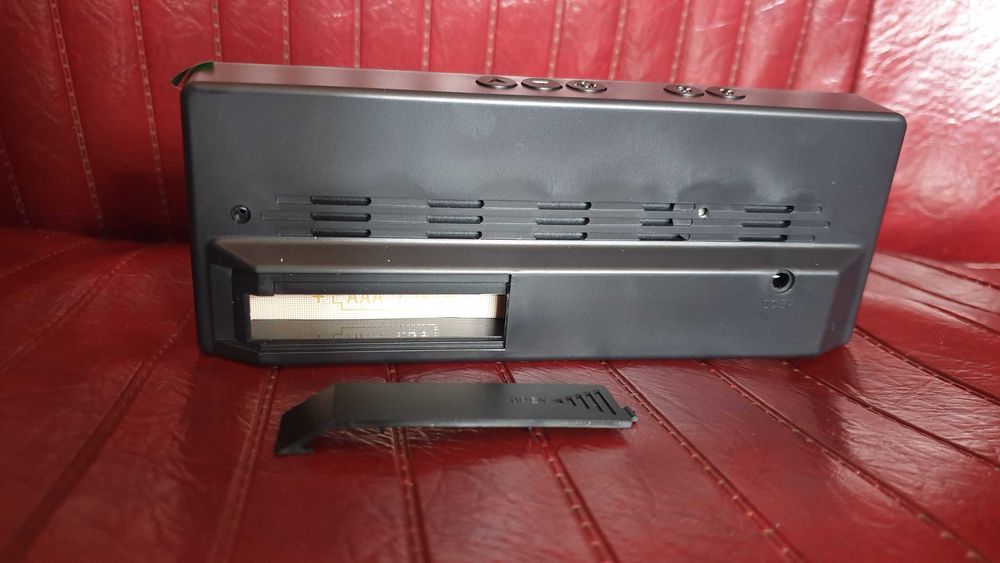 Часы электронные настольные USB чёрные SZ-810, светящиеся цифры