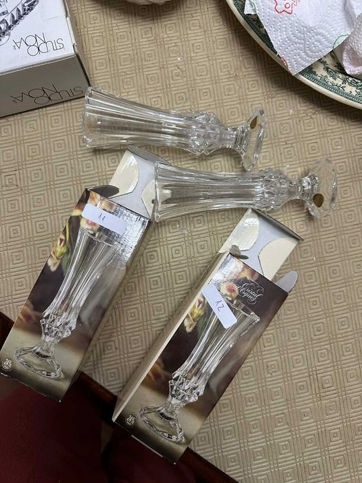 2 new crystal vases