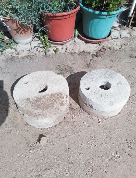 Mós de Moinho Antigas em Pedra (Par) – Ideais para Decoração / Jardim