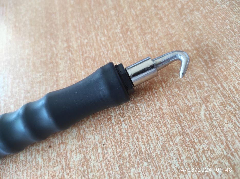 Гак для в'язання арматури