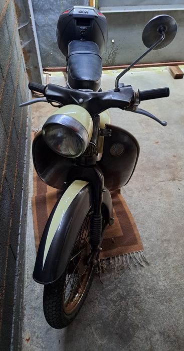 Motorizada antiga (Florett)