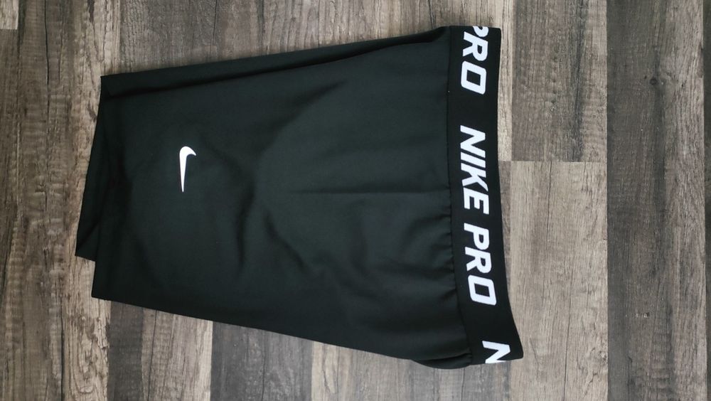 nowe krótkie legginsy NIKE PRO dri-fit