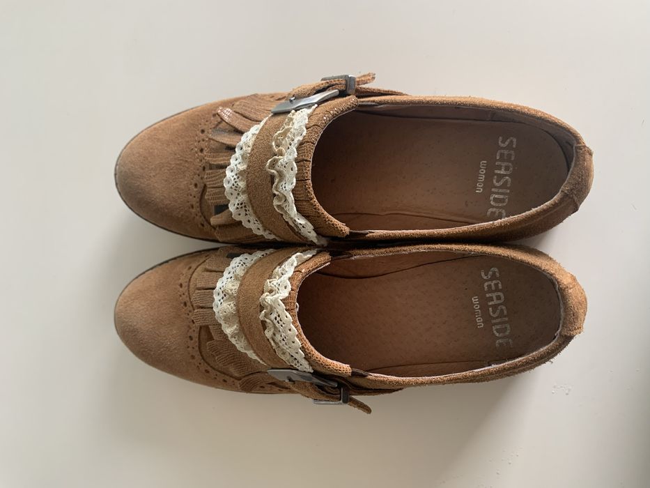 Sapatos Camurça com rendas