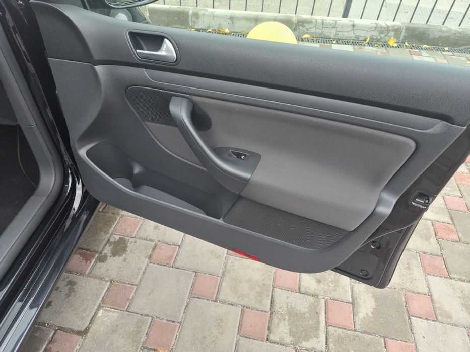 У продажу Голь5 Не фарбований ! Дуже гарний стан!