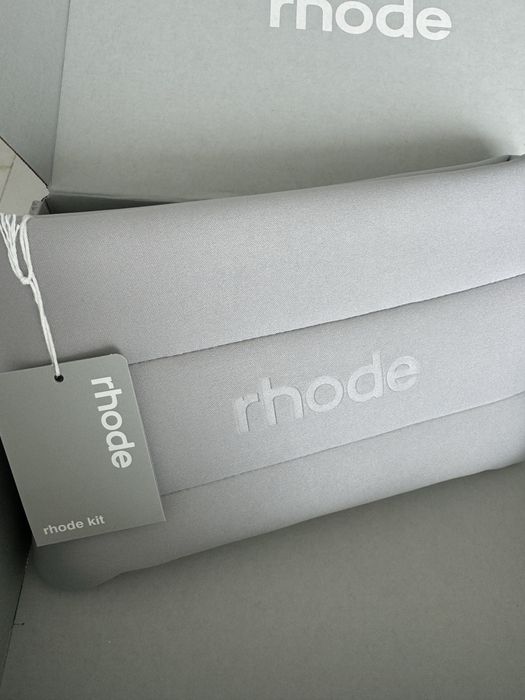 RHODE skin kosmetyczka Bubble szara z logo do podróży do domu 30/20cm