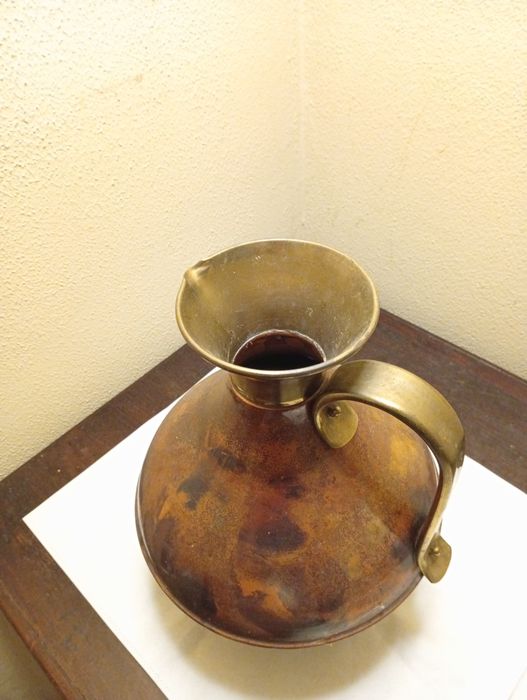 Jarro em cobre com cerca de 39cm