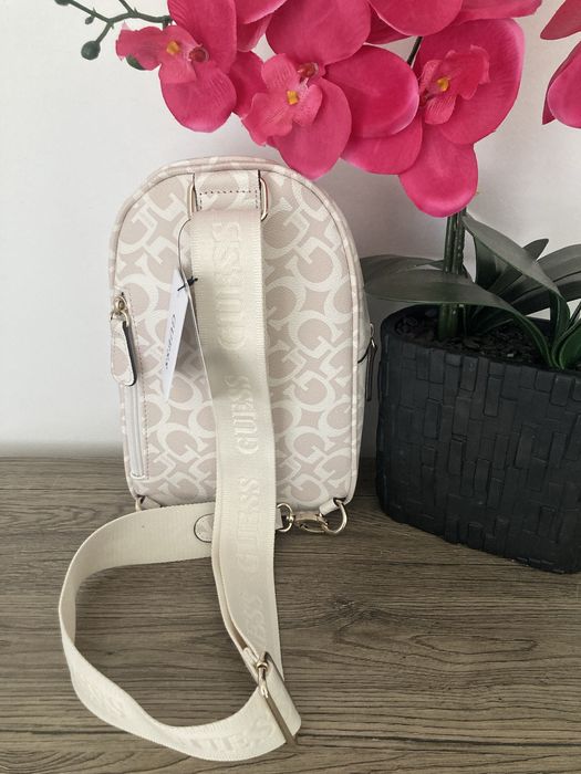 Plecak plecaczek crossbody Guess