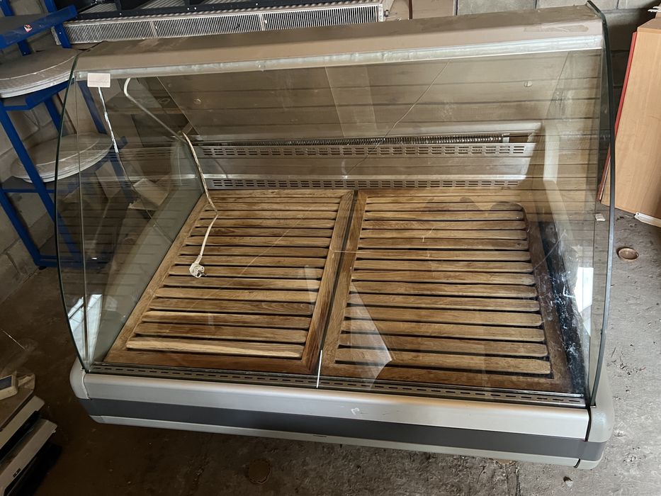 продам холодильник вітрина