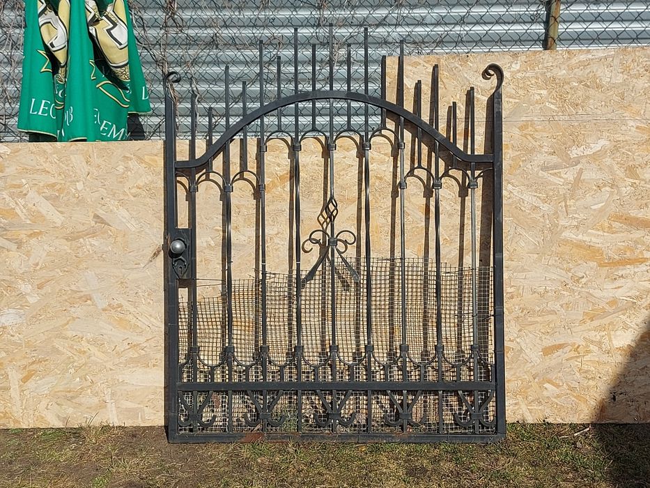 Brama ,ogrodzenie ,furtka