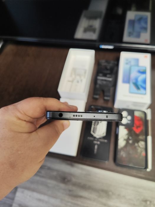 ИГРОВОЙ Xiaomi redmi note 12Pro 5G , память 8+8-256гиг, идеал