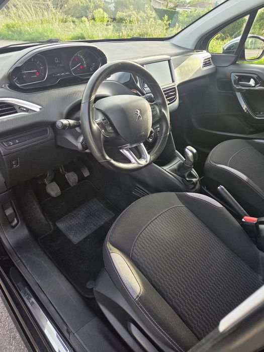 Peugeot 208 1.2  Style