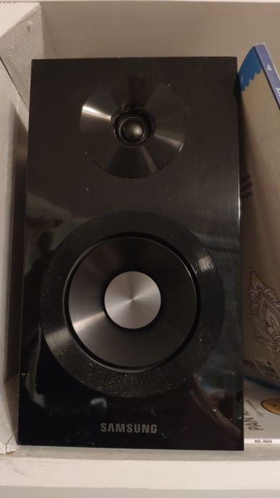 wzmacniacz z mikserem kareoke Mc voice av-698 plus kolumny samsung
WZM