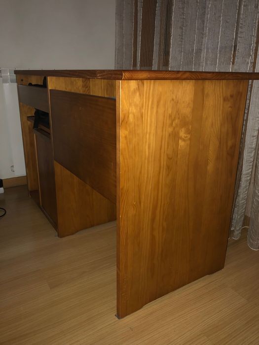 Secretária de escritório em pinho