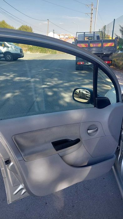 Citroen C3 - Gasolina - PINTURA E DISTRIBUIÇÃO NOVAS