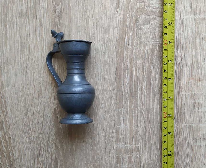 Mały cynowy dzbanek winny. Niemcy, lata 70