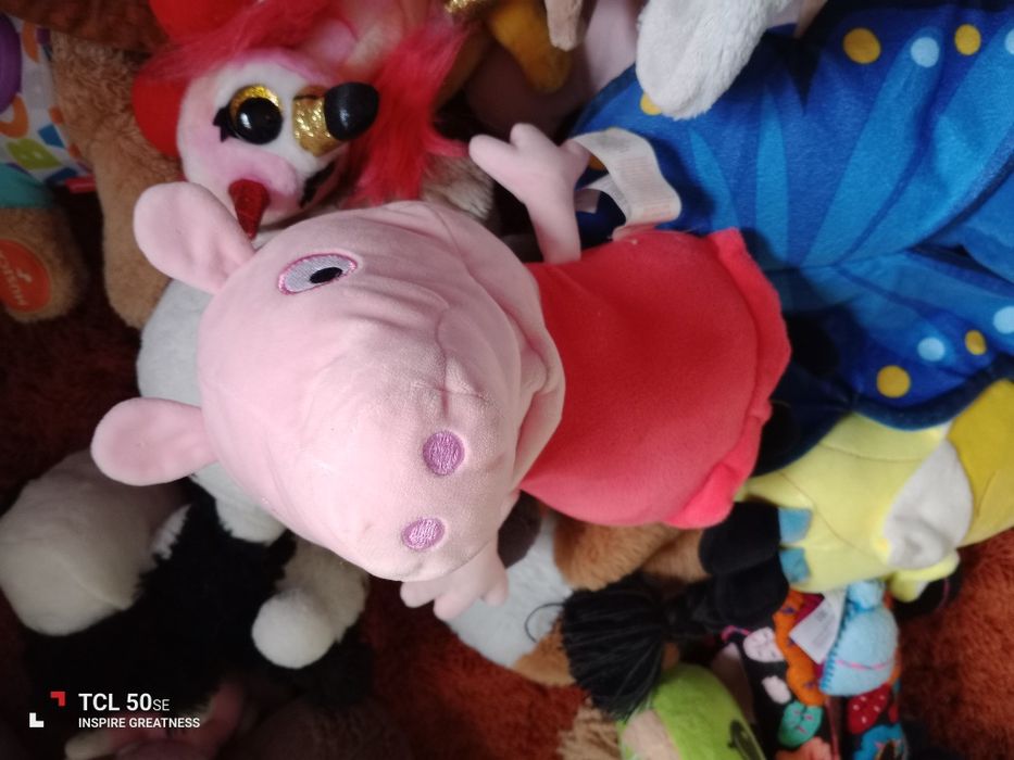 Saco com 55 peluches grandes e pequenos tudo em bom estado.
