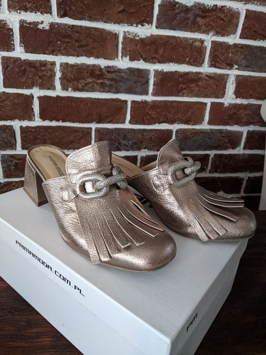 Złote klapki Prima moda