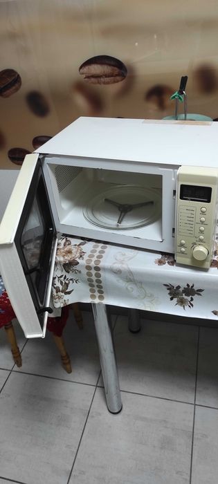 Мікрохвильова піч