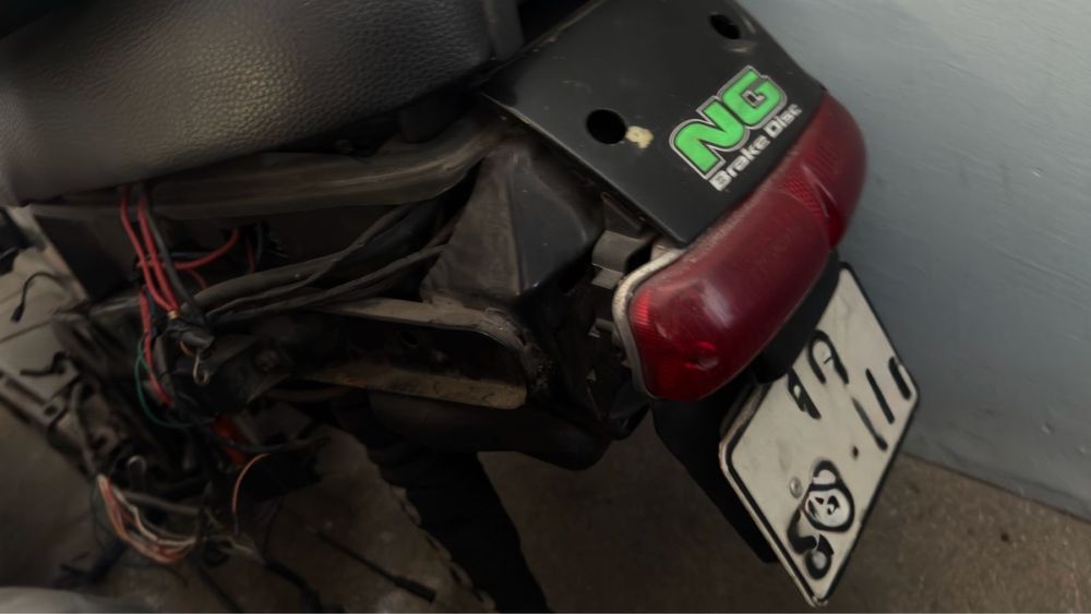 Motos e Scooters para Peças ou Inteiras – Ideais para Reparos e Customização 1