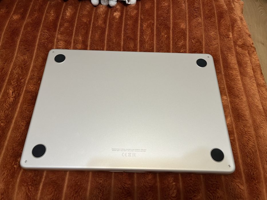 MacBook Air M3 2024