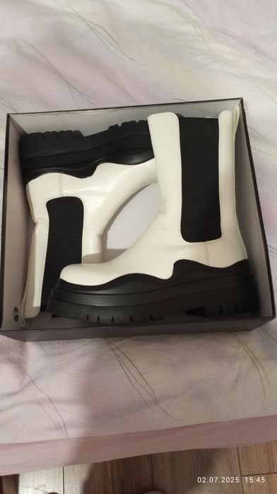 Продам сапоги весна осень новые