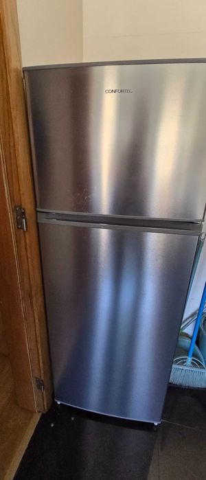 Vendo Frigorífico (comprei à 3 anos) esta como novo
