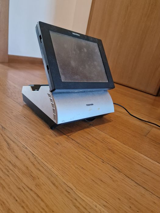 POS Toshiba (ecrã precisa de reparação de 200 eur)