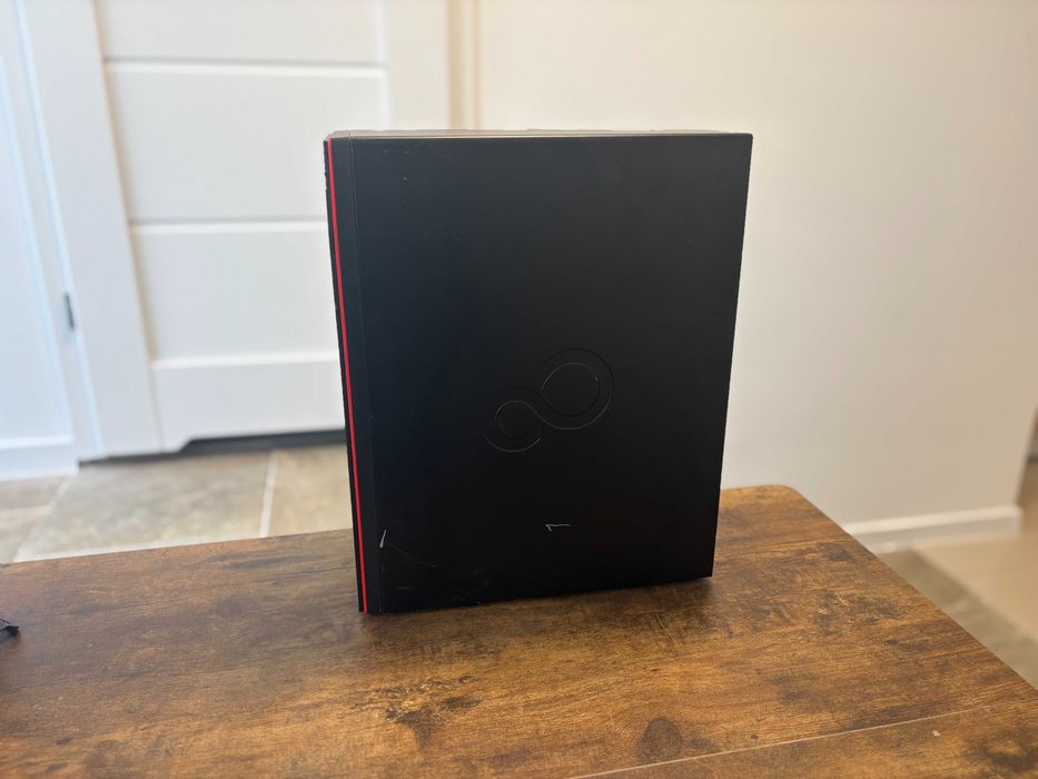 Komputer Fujitsu i5-7600 / 256GB SSD NVMe / 8GB DDR4