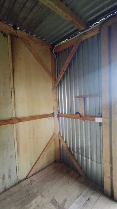 Solidny drewniany barak / składzik 18,7 m², 53 m³, 230/400 V