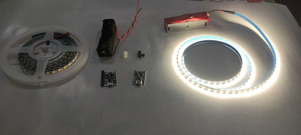 Плата зарядки 18650 Лед стрічкиа 5В збірка світильника на акумуляторі