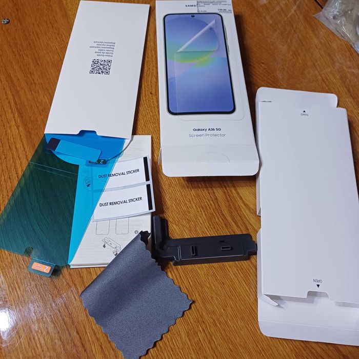 Плівка фірмова на телефон Samsung A36 нова 2шт.