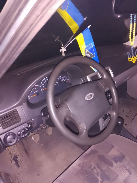 Авто в доброму стані,не гнила є незначні подряпини,мотор бомба,ходова зроблена,не гримить резина зима,електрика працює.Є зв'язок з власником.Інколи не має зв'язку пишіть на вайбер 09******12.Всім вдалих продажів.