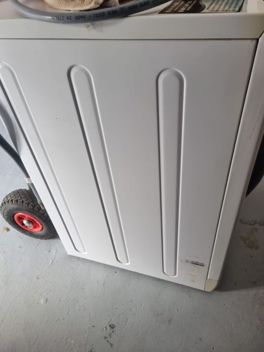 Maquina de lavar e secar roupa Ariston (PARA PEÇAS)