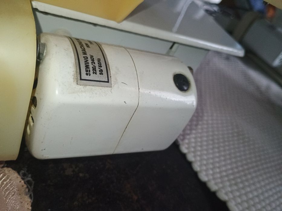 Оверлок,швейна машина