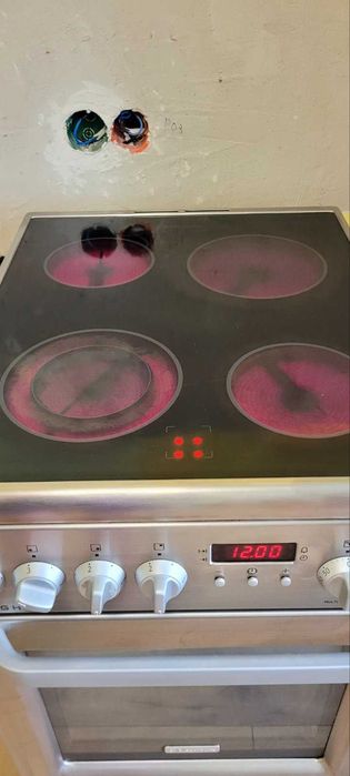 Плита електрична Electrolux ( Варильна поверхня + духовка)
