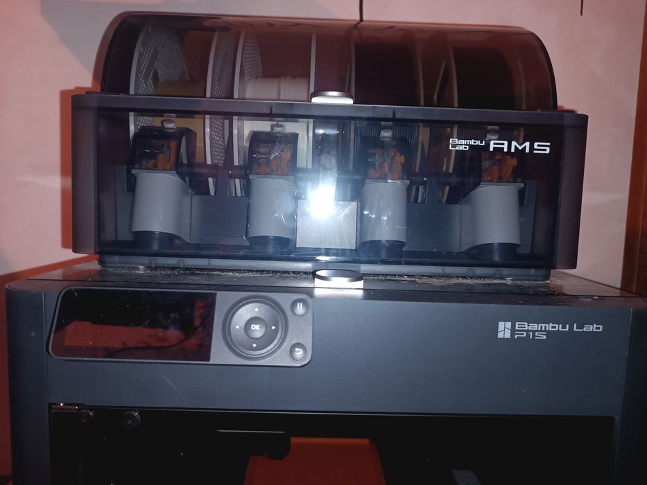 3Д принтер Bambu Lab P1S c AMS с 4 катушками новый