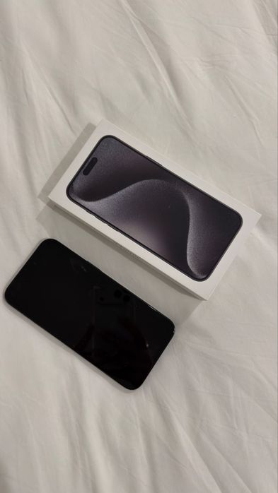 iPhone 15 Pro Max – 256 GB – + 2 capas incluídas