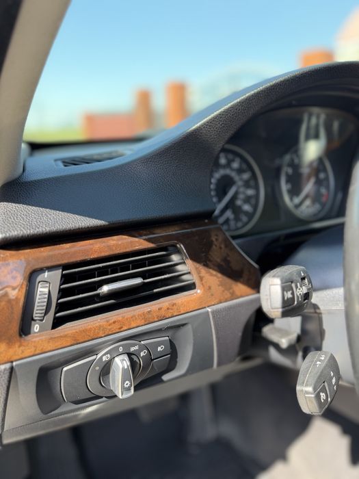 Продам BMW e90 2011 N52B30