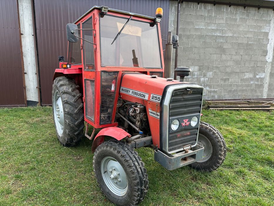Massey Ferguson 255