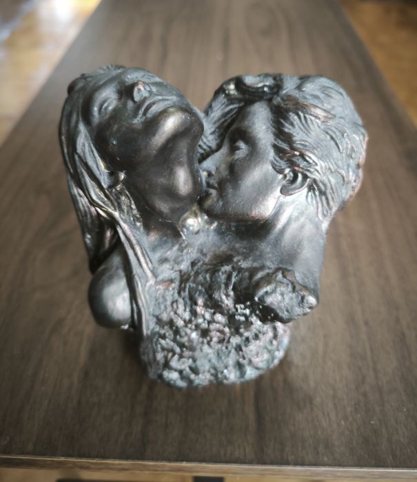 Estatueta/ Estátua dos apaixonados