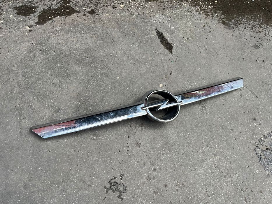 Corsa C - Friso Cromado Símbolo Frente - G170