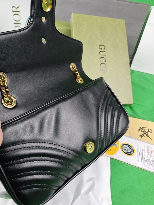 GUCCI Skórzana czarna torebka Marmont